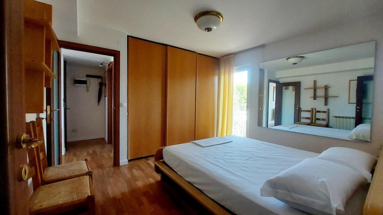 Panoramic Apartment Бардоліно Екстер'єр фото